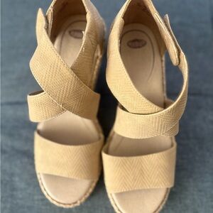 Dr. Scholl's Tan Wedge Sandals with Crisscross Straps